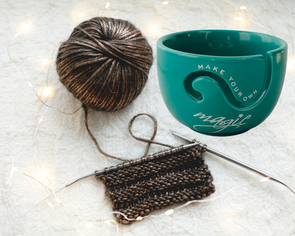  MyGift Cream Ceramic Tangle-Free Yarn Ball Bowl, Rustic  Handcrafted Knitting Crochet Bowl with Cut Out Swirl : Arts, Crafts & Sewing