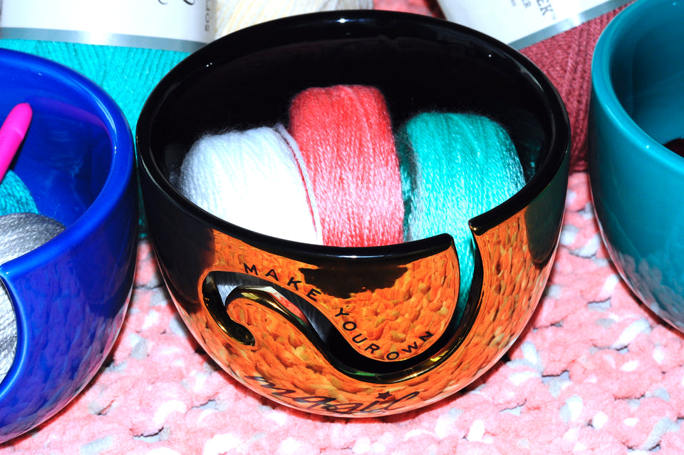 Yarn Bowl for Knitting and Crochet - Handmade with Eco-Friendly Ceramic Material (GOLD/BLACK)